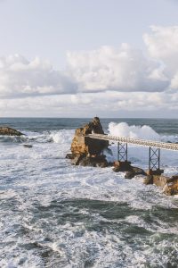 rocher de la Vierge, Biarritz. Photo : Jon Sanchez (@platoux)