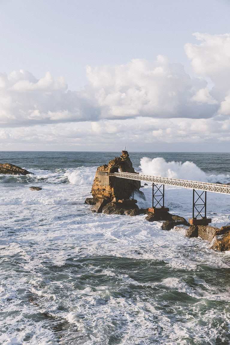 rocher de la Vierge, Biarritz. Photo : Jon Sanchez (@platoux)