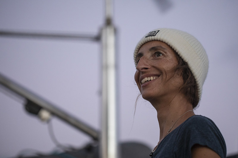 Un voilier, un photographe, une danseuse, deux apnéistes, c'est le projet un peu fou de Marianne Aventurier et d'Alex Voyer