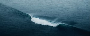 vague sur l'océan atlantique