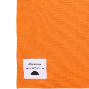 T-shirt. Bask in the Sun. Collection automne hiver 2023