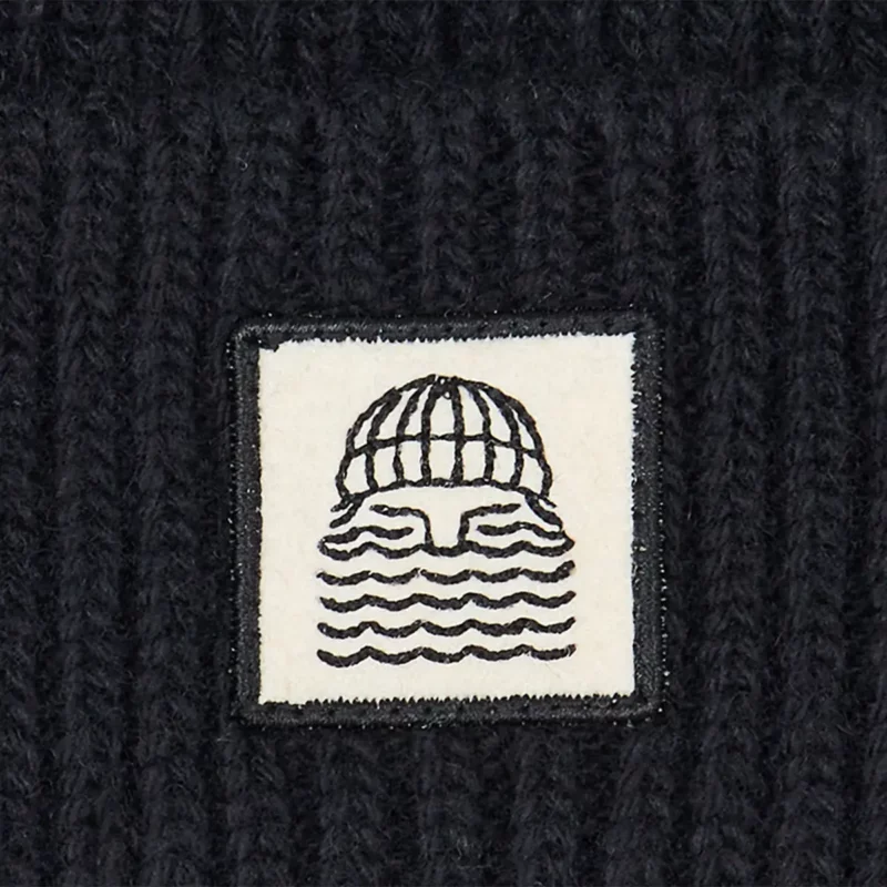 black MINI TO THE SEA beanie – Image 2