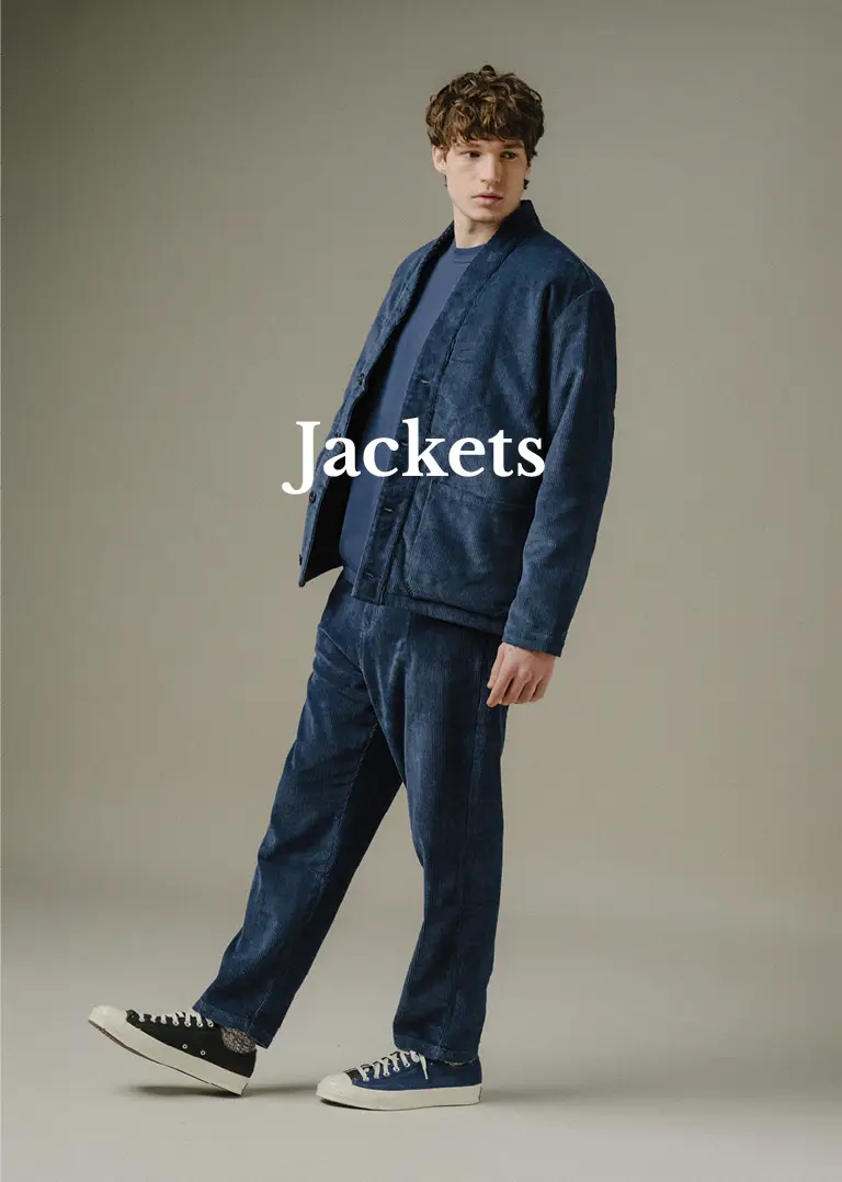 SUSTAINABLE MARITIME MENSWEAR. Bask in the Sun est une marque française qui propose un vestiaire masculin éco-responsable puissamment iodé, inspiré à la fois par l’héritage des vêtements marins et par la mode urbaine. SUSTAINABLE MARITIME MENSWEAR. Bask in the Sun is a French brand that offers a sustainable men's wardrobe with a strong iodine content, inspired by both the heritage of marine clothing and urban fashion.